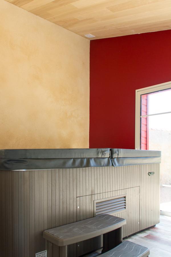 Bazoges-en-Paillers Le Puy Carmin - Chambre D'Hotes Avec Jacuzzi المظهر الخارجي الصورة