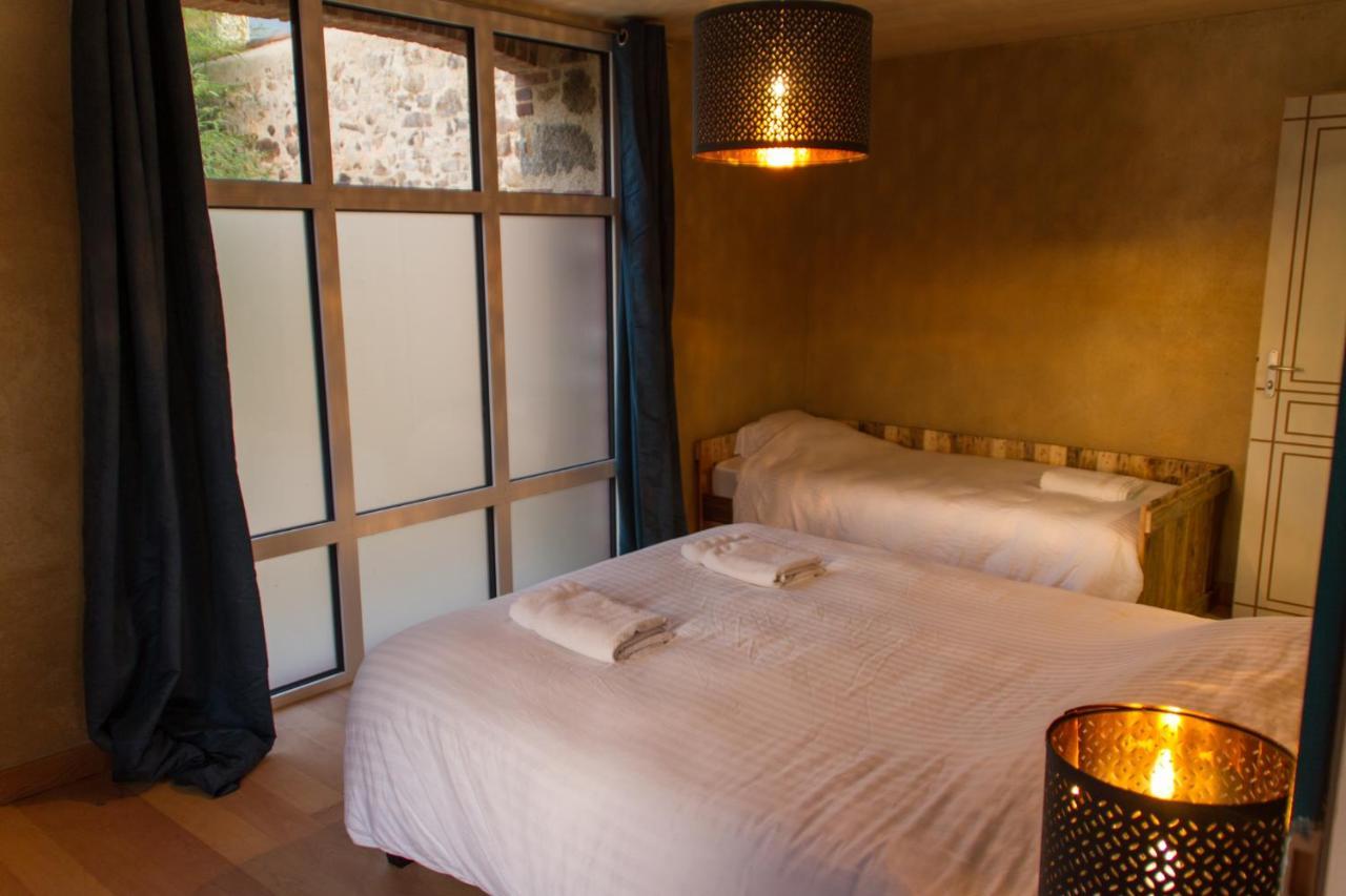 Bazoges-en-Paillers Le Puy Carmin - Chambre D'Hotes Avec Jacuzzi الغرفة الصورة