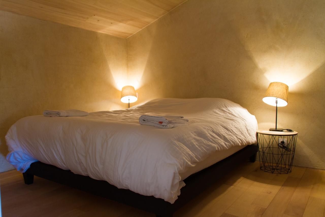Bazoges-en-Paillers Le Puy Carmin - Chambre D'Hotes Avec Jacuzzi الغرفة الصورة
