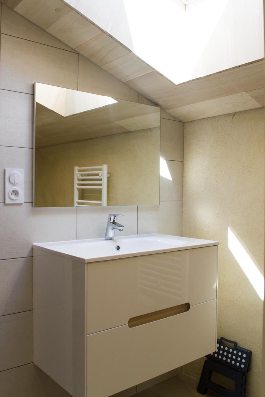 Bazoges-en-Paillers Le Puy Carmin - Chambre D'Hotes Avec Jacuzzi الغرفة الصورة